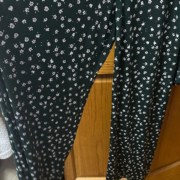 Kaileigh Dark Green Floral jumper - Picture 3 of 5